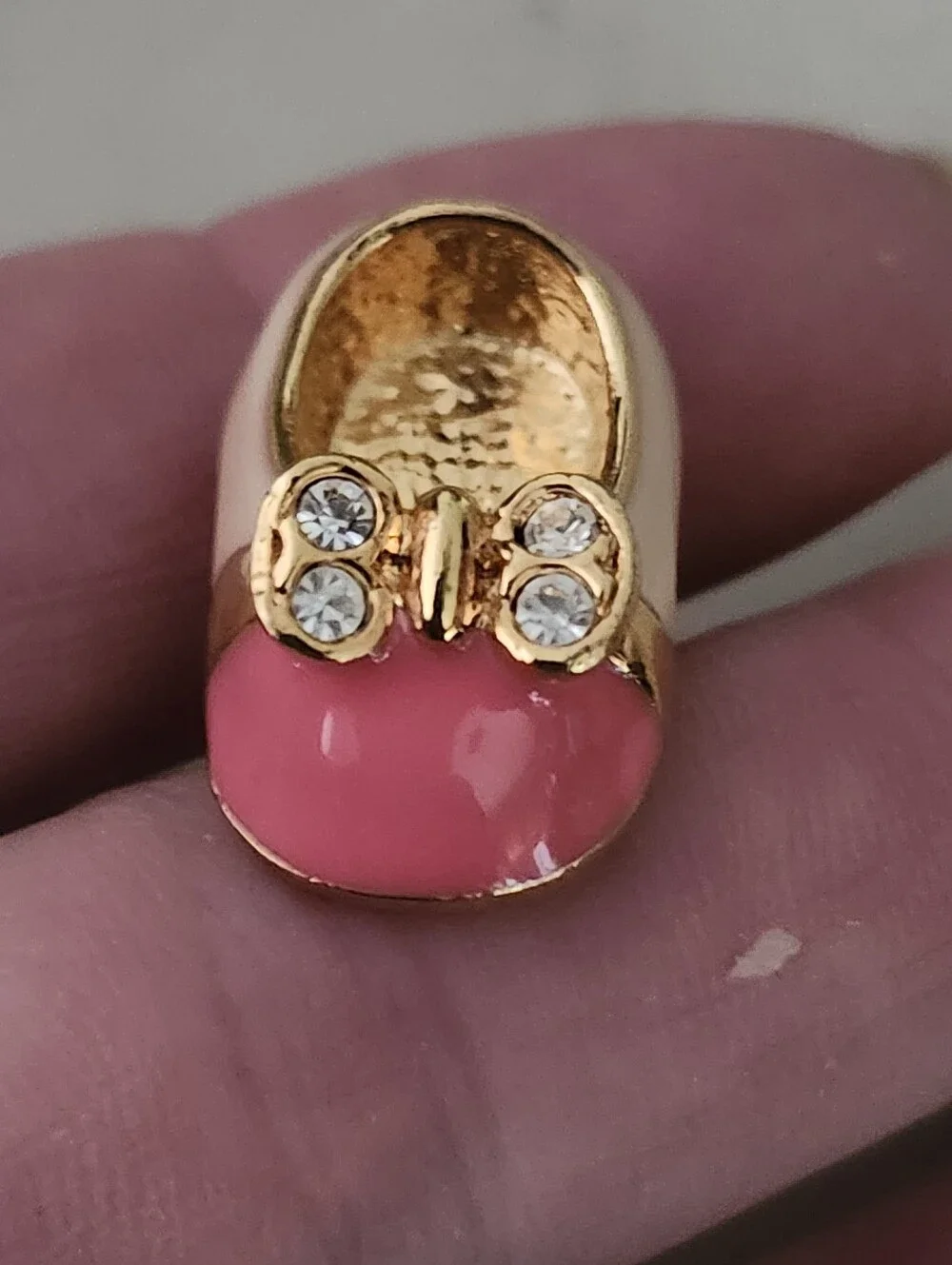 Avon delicate gold